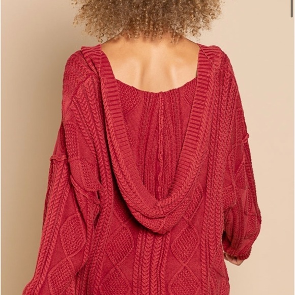 Pol hooded cable knit sweater — red - Picture 3 of 6